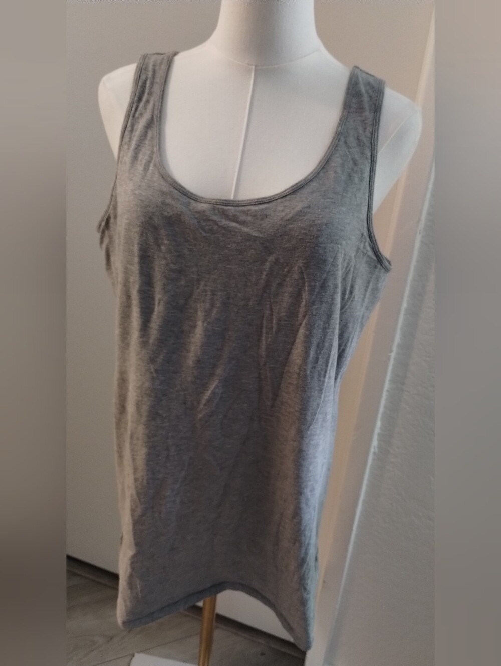 Duluth Trading Co Grey Scoop Neck Tank